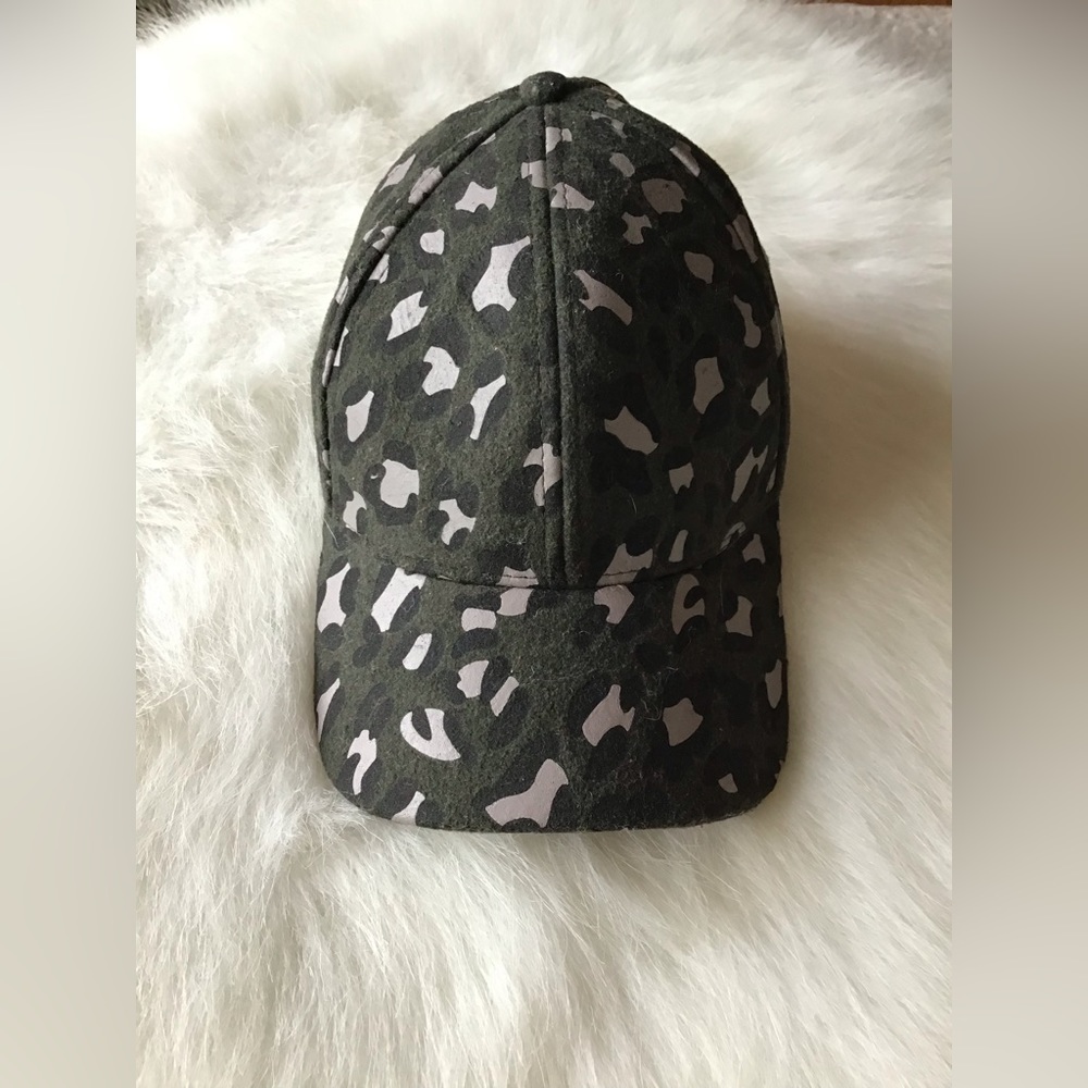H&M wool blend camo baseball cap